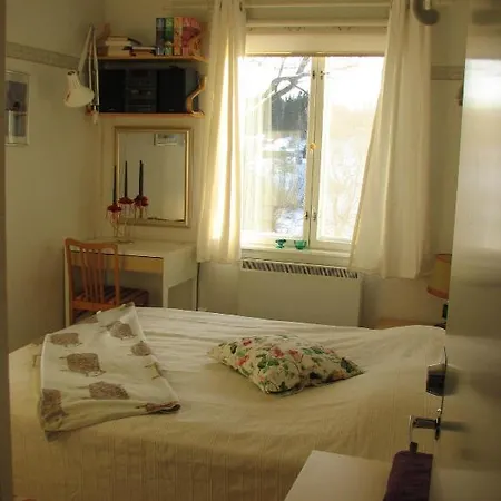 Koulutintti Bed & Breakfast Punkalaidun